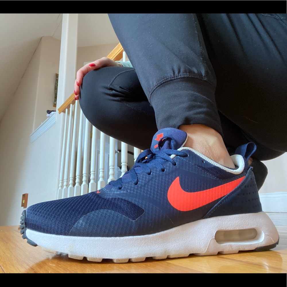 Nike sneakers womens size 9
